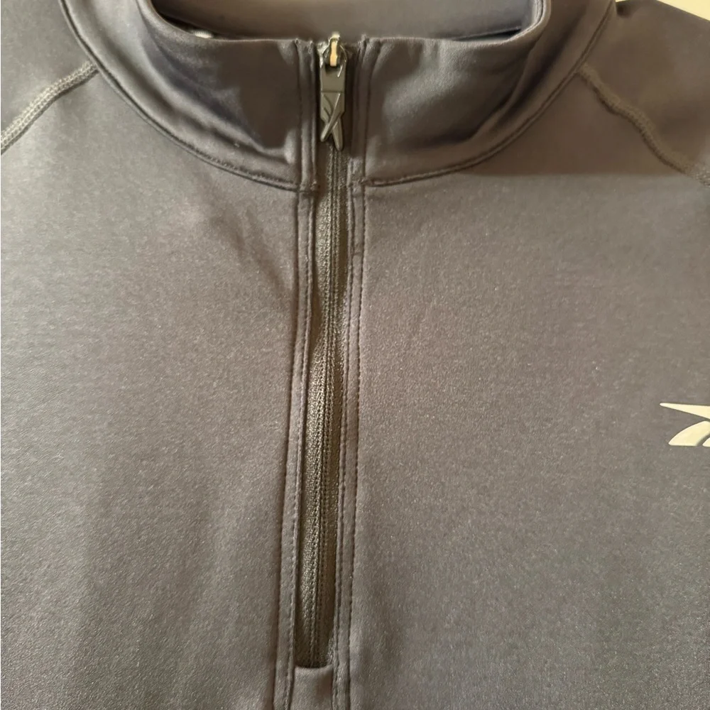 NWT Reebok part Mesh Black Performance Top Size Large - Picture 4 of 8